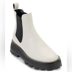 Mayde Karl Lagerfeld boots. Size US 6M
